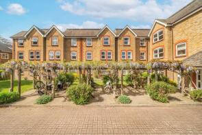 20, 2a Andridge Court, Church Lane, Merton Park, London SW19 3JW