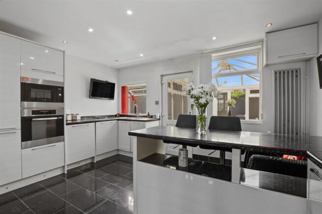 Kitchen_3.jpeg