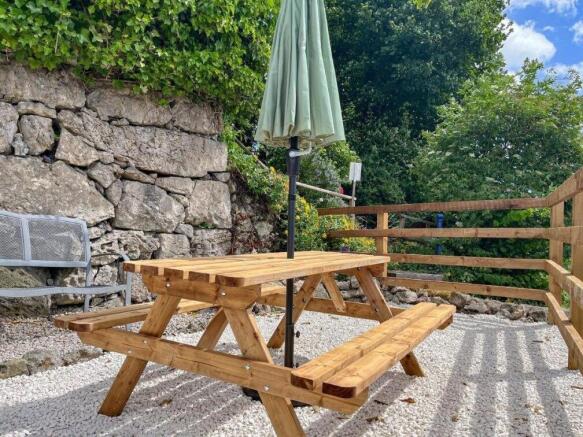 Garden - dining table.jpg