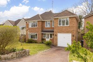 119 Pembury, Blount Avenue, East Grinstead RH19 1JN