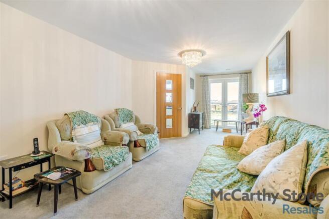 8669185-interior01.jpg