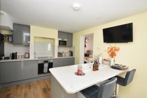 8, Elm Close, Ryde PO33 1ED