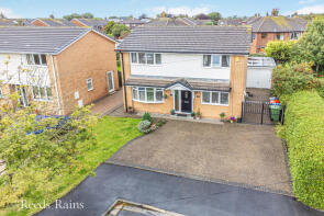 5, Ripon Close, Preston PR3 0UY