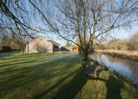 Kingfishers, Lambourn Road, Weston, Newbury RG20 8JF