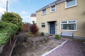 33, Dyffryn Crescent, Rhydyfelin, Pontypridd CF37 5RU