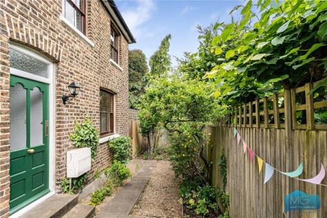 Pages Lane, London, N10
