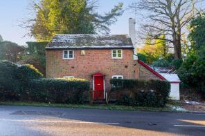 12, Mantlemas Cottages, Lion Lane, Turners Hill RH10 4NZ