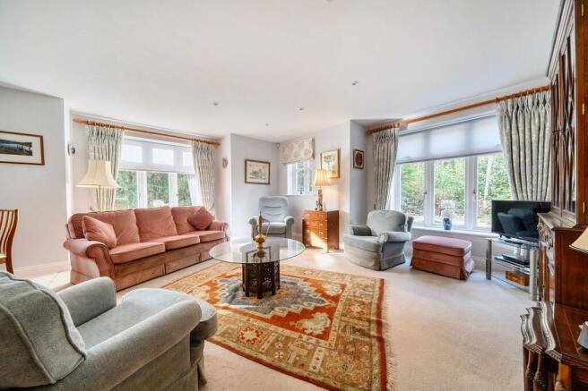 Sitting/dining room