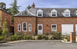 Church End, St Peters Lane, Evesham WR11 7TL