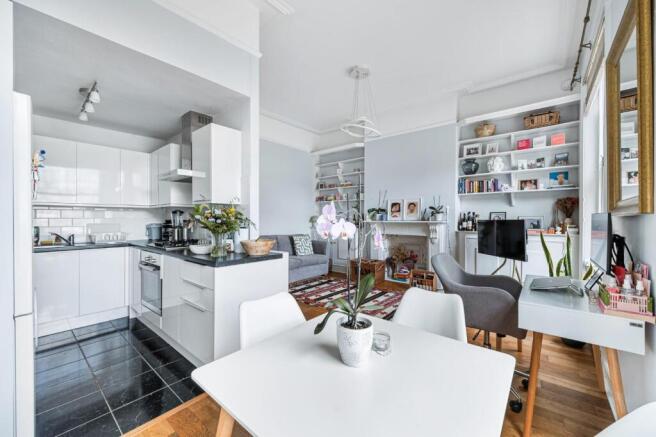 Flat 2 - 15 Avonmore Road-7.jpg