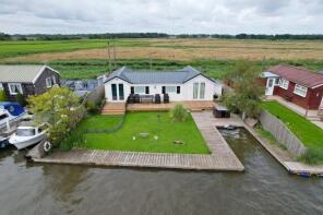 14a Woodstock, North West Riverbank, Great Yarmouth NR29 5ND