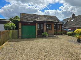7, Orchard Close, Northampton NN6 8BZ