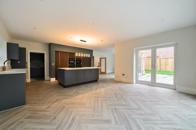 Kitchen/Dining