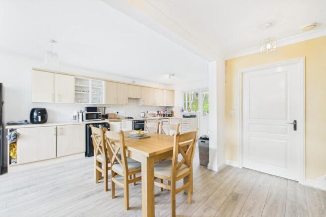 Kitchen / Dining