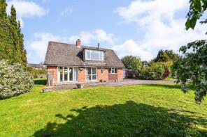 The Willows, Southside Road, Longparish SP11 6PQ