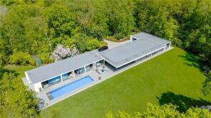Pavello, Forest Road, Horsham RH12 4TB