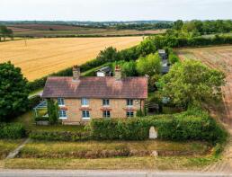 2, Scarthing Moor Cottage, Great North Road, Newark NG23 6TE