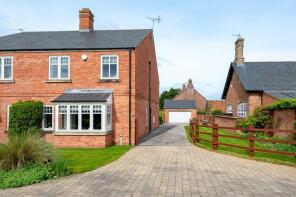 1, Escrick Park Court, Escrick, York YO19 6LL