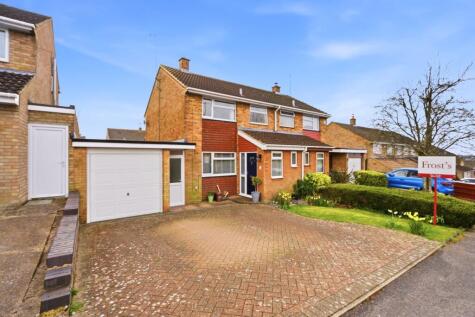 Kirkstone Drive, Dunstable, Bedfordshire, LU6