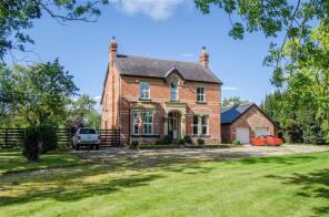 Oakley House, Road From Sunny Side To Reynolds Grave, Sontley, Wrexham LL13 0YB