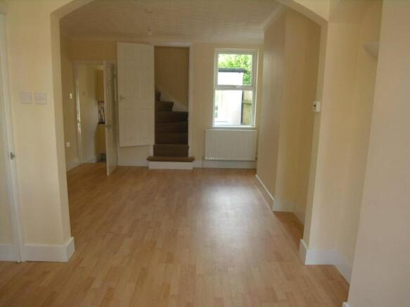 Lounge/Dining Area