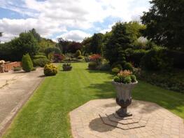 Eastholme, London Road, Louth LN11 8QH