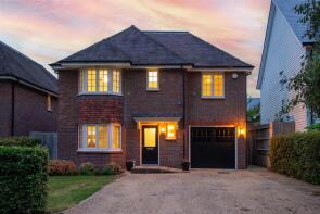 20, Monks Meadow, Haywards Heath RH17 6DZ