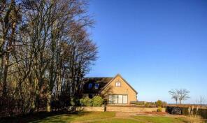 Croftmere, The Crescent, Morpeth NE61 5JS