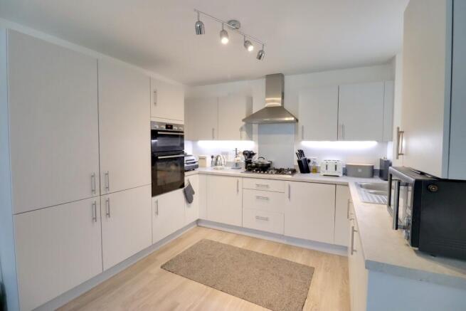 KITCHEN/BREAKFAST ROOM