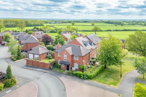 Charingworth Drive, Hatton Park, Warwick, CV35 7SY