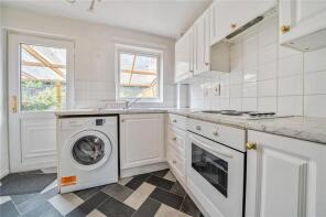 10, Hazeldene, Chieveley, Newbury RG20 8UP