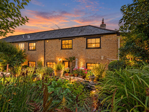 rightmove_twilight_exterior_high_quality