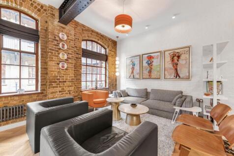 Mandeville Courtyard,
142 Battersea Park Road, SW11