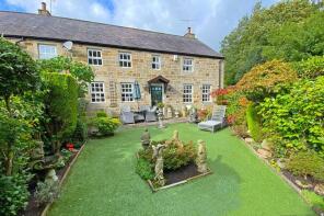 4 Grosvenor Barn, Home Farm Square, Back Road, Harrogate HG3 2WA