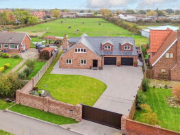 The Paddocks, Pinfold Lane, Moss, Doncaster DN6 0ED