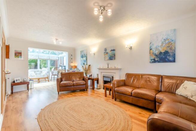 8663735-interior08.jpg