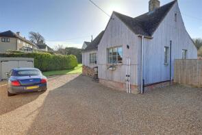 The Bungalow, 42508 Lane To Cricket Ground Cranham, The Knoll, Gloucester GL4 8HR