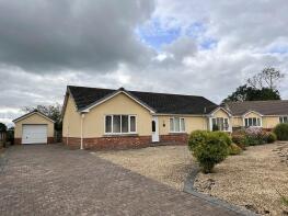 5, Maes Yr Haf, Llanwrda SA19 8AU