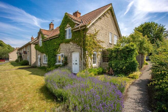 8 Hall Farm Cottage - Externals-M94A6106(1).jpg