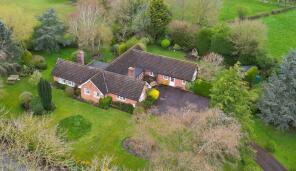 Crusoes, Wolverton Fields, Norton Lindsey CV35 8JN