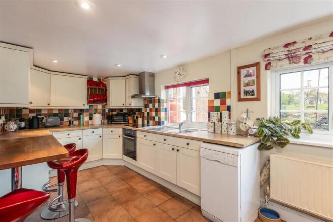 Westgate 25 Kitchen Living Room-1.jpg