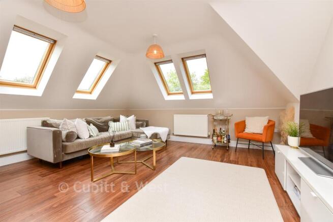 Kitchen / Lounge
