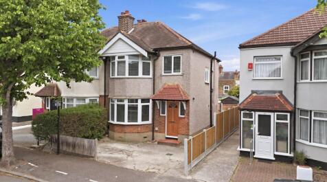Queens Grove Road, Chingford