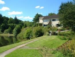 Lake Mochdre House, Mochdre, Newtown SY16 4JN