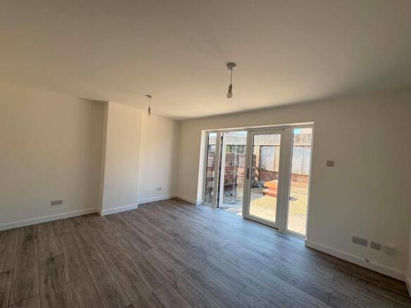 Flat 2 (8).jpg