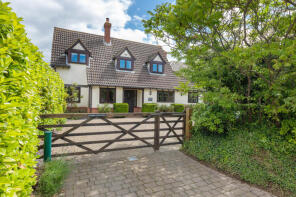 Bumper Hall Penn, Royston Road, Royston SG8 0RL