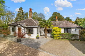 East Lodge, Hunsdonbury Lane, Ware SG12 8PW