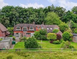 Sandstones, Maynards Green Road, Maynards Green, Heathfield TN21 0DE