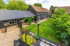 4 The Onion Loft, Clifton Farm Barns, Church Street, Shefford SG17 5EX