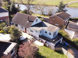 Tree Tops, The Dingle, Stapenhill, Burton-on-trent DE15 9HF